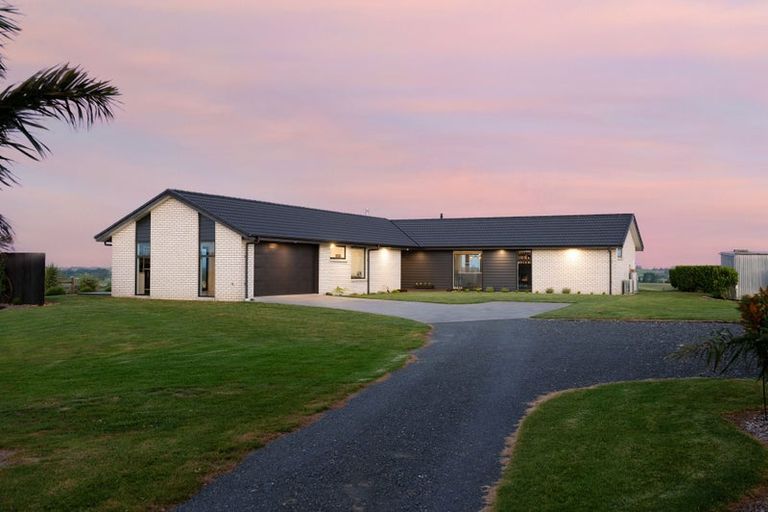 Photo of property in 110 Grove Road, Te Pahu, Hamilton, 3285