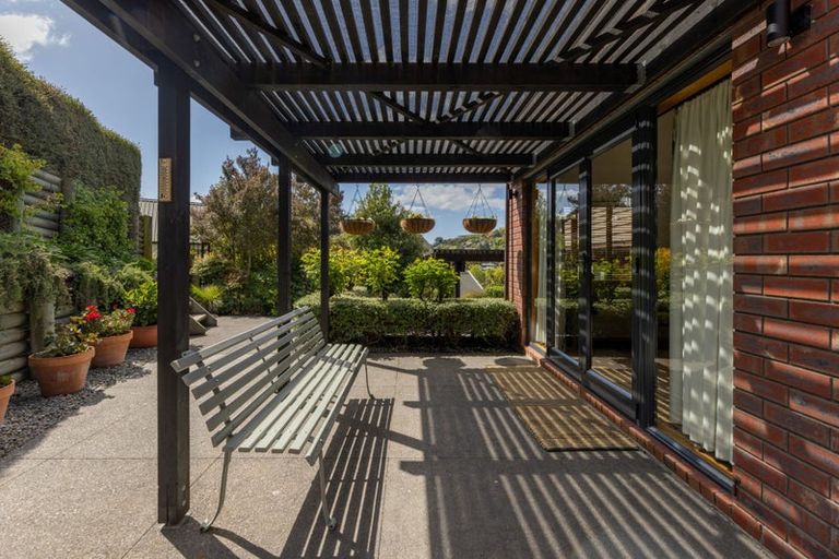 Photo of property in 2 Emerald Lane, Cashmere, Christchurch, 8022