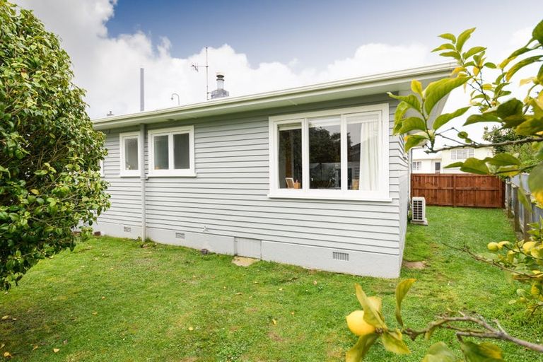 Photo of property in 7 Luton Street, Hokowhitu, Palmerston North, 4410