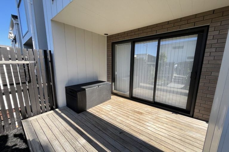 Photo of property in 54 Huri Street, Mangere Bridge, Auckland, 2022