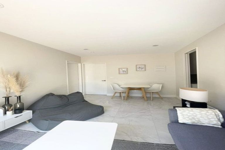 Photo of property in 30 Sartors Avenue, Northcross, Auckland, 0630