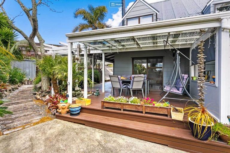 Photo of property in 158 Luckens Road, West Harbour, Auckland, 0618