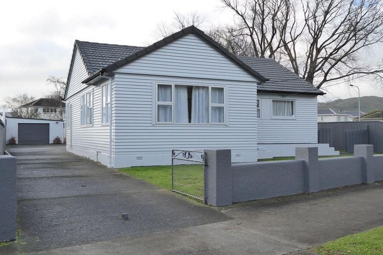 Photo of property in 30 Wheatley Street, Naenae, Lower Hutt, 5011