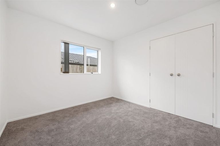 Photo of property in 16 John Broad Place, Flat Bush, Auckland, 2019
