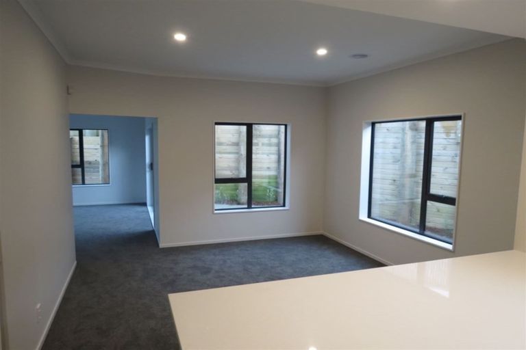 Photo of property in 13 Gifford Grove, Churton Park, Wellington, 6037