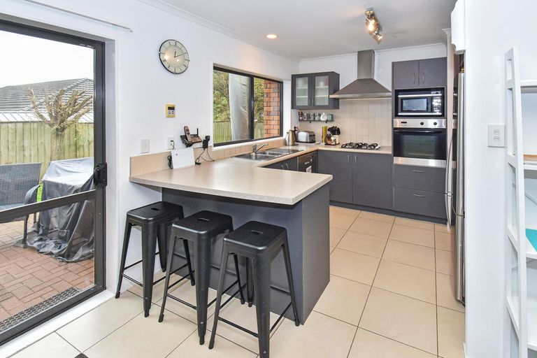 Photo of property in 53 Blackwood Drive, Wattle Downs, Auckland, 2103