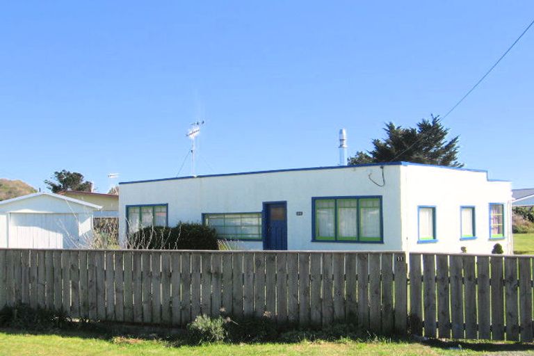 Photo of property in 11 Barber Street, Foxton Beach, Foxton, 4815