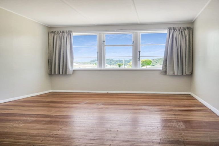 Photo of property in 13-15 Gillespie Street, Taita, Lower Hutt, 5011