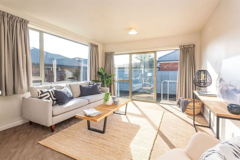 Photo of property in 2/373 Main Road North, Redwood, Christchurch, 8051