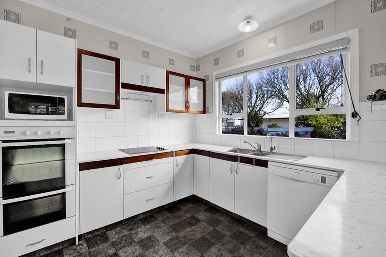 Photo of property in 35 Campbell Street, Hawera, 4610