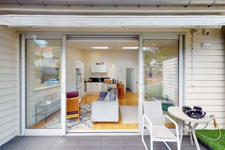 Photo of property in 1c Hungerford Road, Lyall Bay, Wellington, 6022