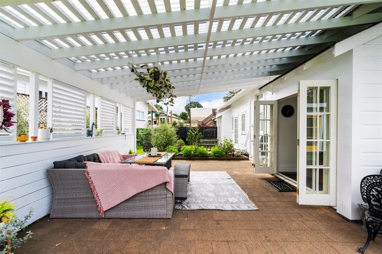Photo of property in 10 Drummond Street, Regent, Whangarei, 0112