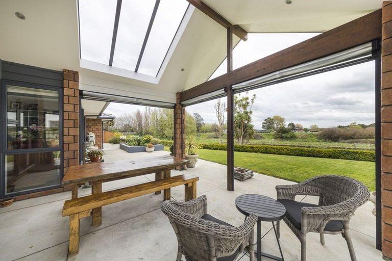 Photo of property in 30 Grand Oaks Drive, Awapuni, Palmerston North, 4412