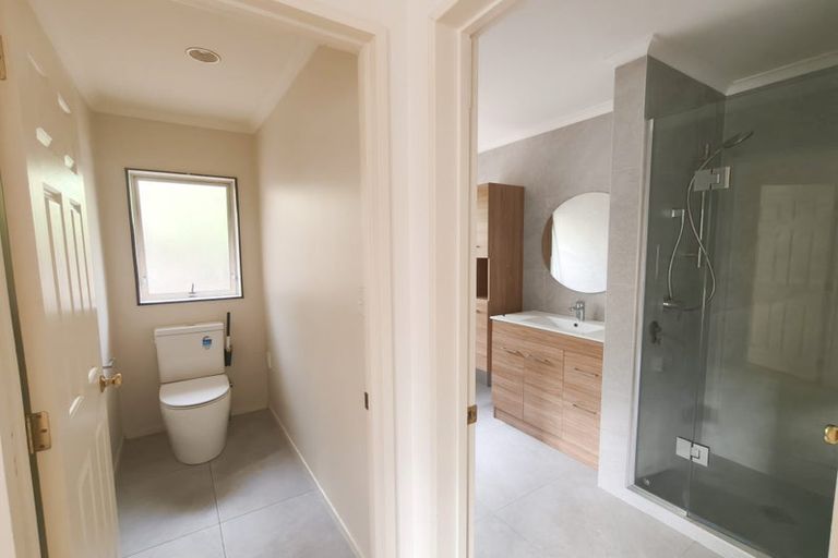 Photo of property in 3 Pukatea Avenue, Albany, Auckland, 0632