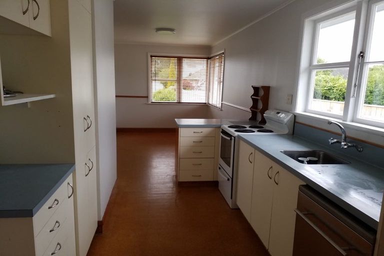 Photo of property in 28 Saint Annes Street, Levin, 5510