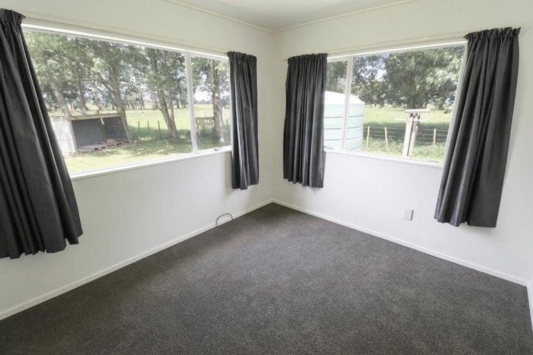 Photo of property in 213 Green Road, Awahuri, Palmerston North, 4476