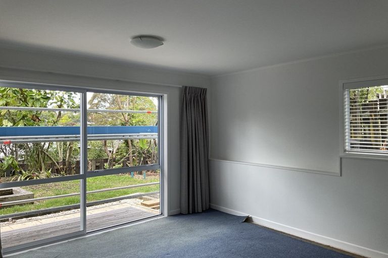 Photo of property in 22a Knightsbridge Drive, Forrest Hill, Auckland, 0620