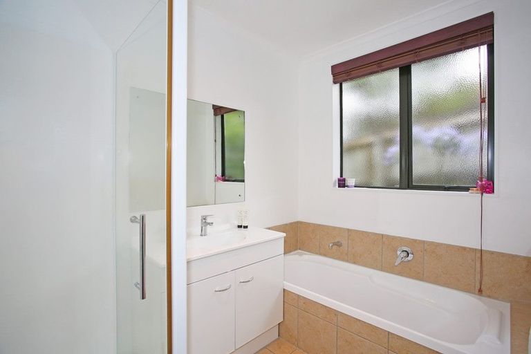 Photo of property in 11 George Arthur Place, Pukekohe, 2120