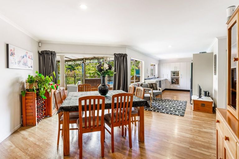 Photo of property in 14 Semillon Avenue, Henderson, Auckland, 0612