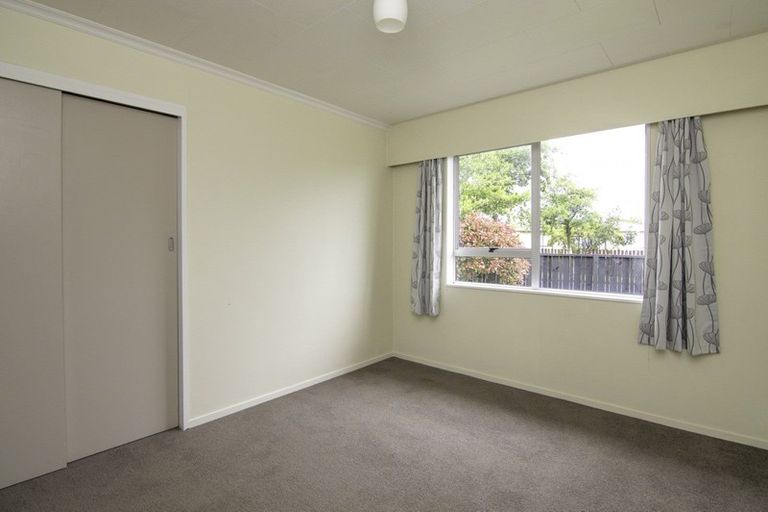 Photo of property in 33 Rhodes Drive, Kelvin Grove, Palmerston North, 4414