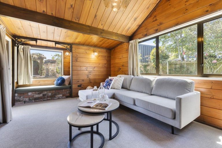 Photo of property in 295 Mangorei Road, Merrilands, New Plymouth, 4312