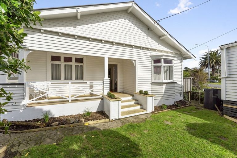Photo of property in 6 Ngaio Street, Strandon, New Plymouth, 4312