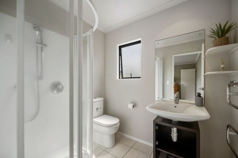 Photo of property in 3 Ambassador Glade, Orewa, 0931