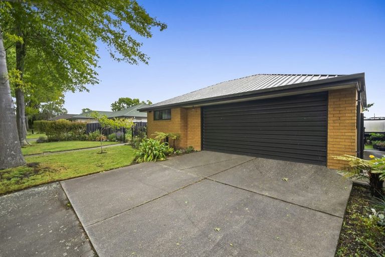 Photo of property in 5 Villa Grove, Ilam, Christchurch, 8041