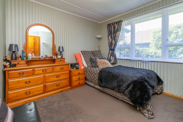 Photo of property in 138 Northcote Road, Northcote, Christchurch, 8052