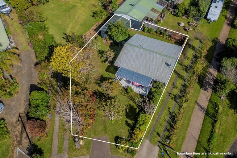 Photo of property in 10a Parkland Place, Whitianga, 3510