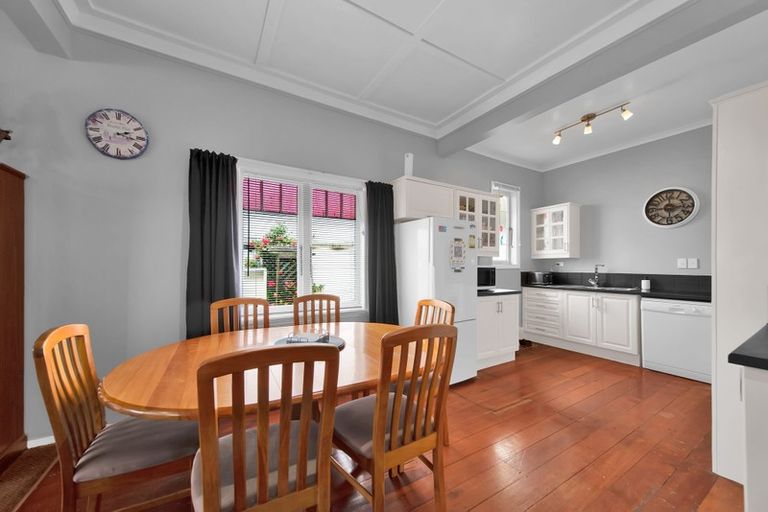 Photo of property in 17 Galt Street, Hawera, 4610