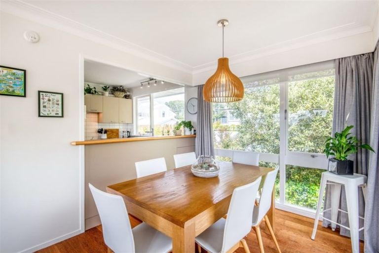 Photo of property in 4/30 Castor Bay Road, Castor Bay, Auckland, 0620