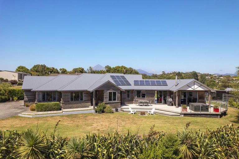 Photo of property in 14b Rennell Street, Frankleigh Park, New Plymouth, 4310