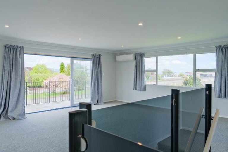 Photo of property in 2 Princess Street, Dannevirke, 4930