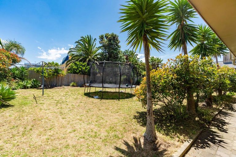 Photo of property in 128 Bream Bay Drive, Ruakaka, 0116