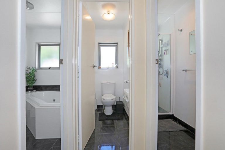 Photo of property in 16 Dalzien Place, Feilding, 4702