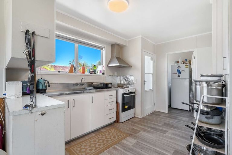 Photo of property in 6 Karina Place, Glen Eden, Auckland, 0602