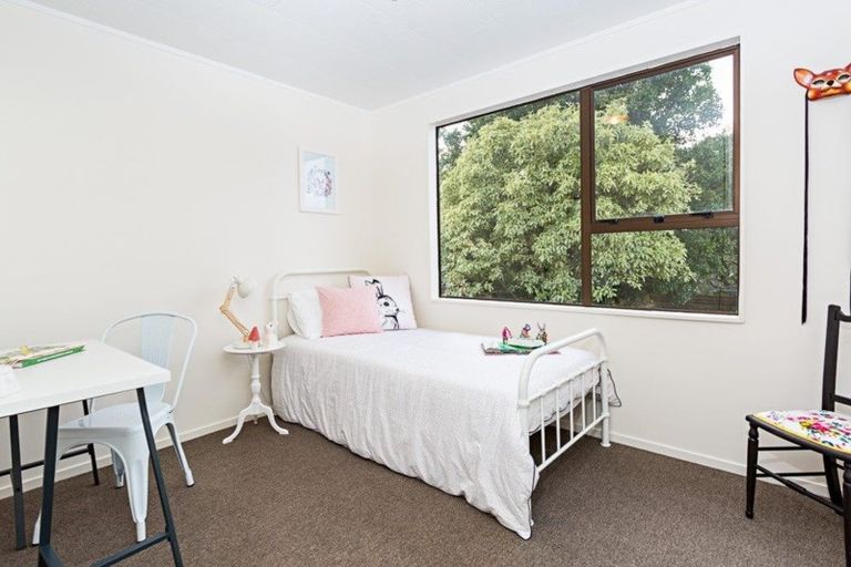 Photo of property in 1/14 Moxham Grove, Massey, Auckland, 0614