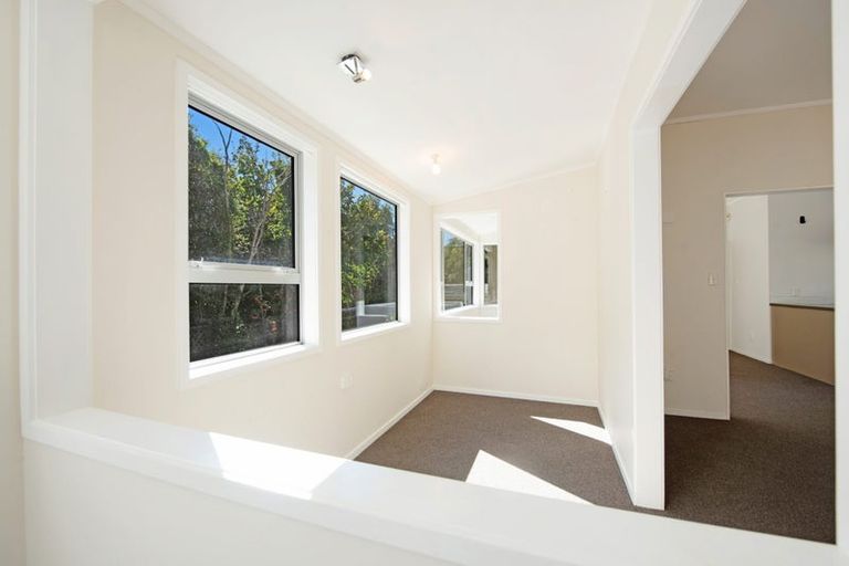 Photo of property in 12 Cambrian Street, Churton Park, Wellington, 6037