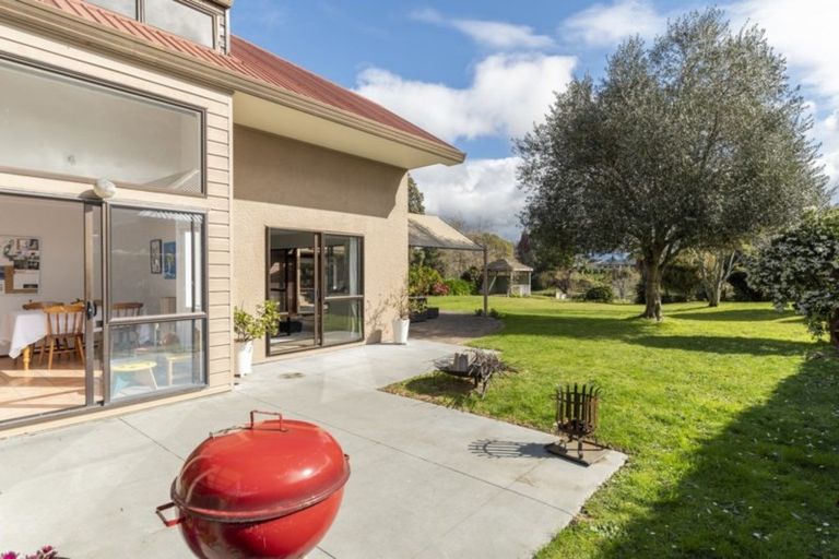 Photo of property in 25 Links View Drive, Omokoroa, 3114