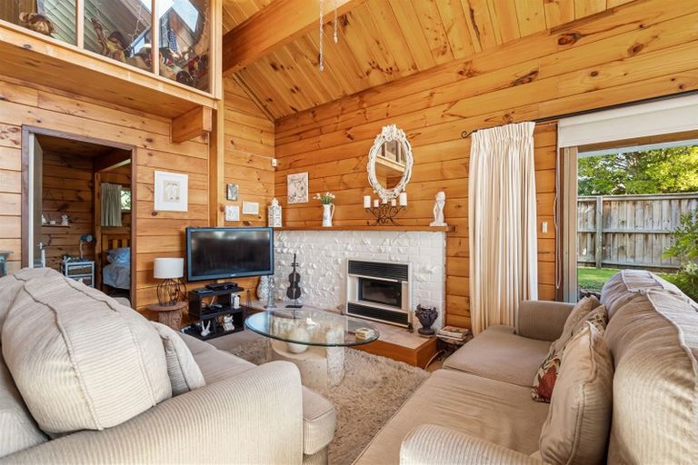 Photo of property in 13 Kyeemagh Street, Botany Downs, Auckland, 2010