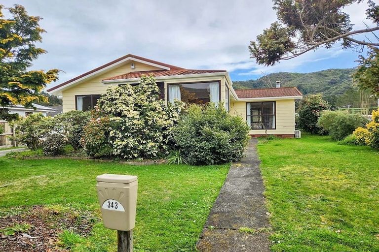 Photo of property in 343 Wellington Road, Wainuiomata, Lower Hutt, 5014
