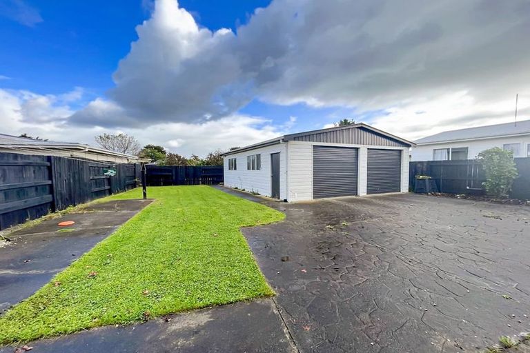 Photo of property in 9 Cargill Grove, Kelvin Grove, Palmerston North, 4414
