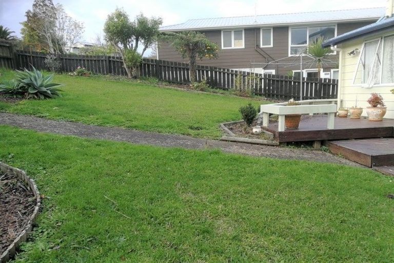 Photo of property in 6 Da Vinci Place, West Harbour, Auckland, 0618