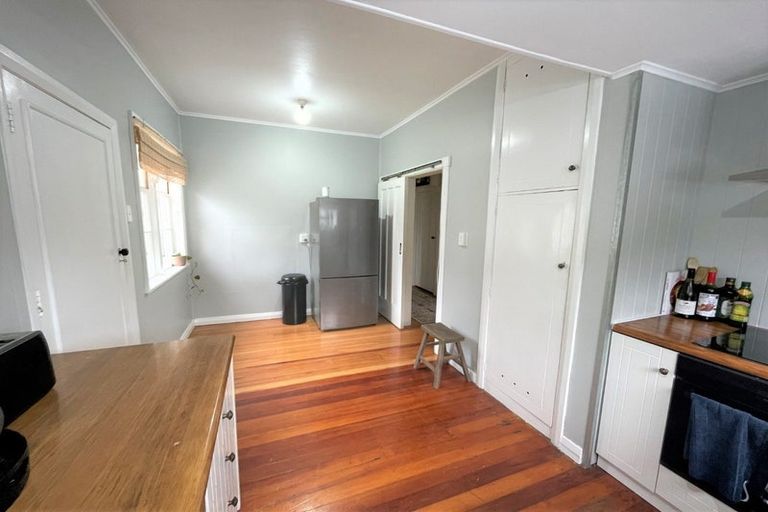 Photo of property in 18 Exeter Street, Brooklands, New Plymouth, 4310
