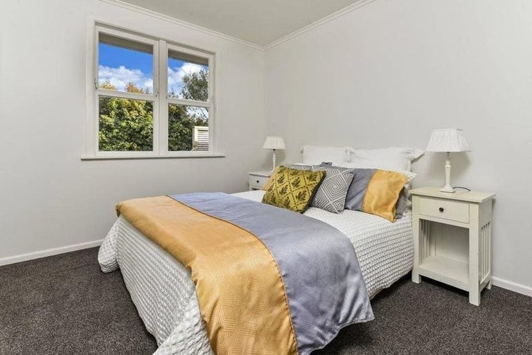 Photo of property in 2/14 Selwyn Crescent, Forrest Hill, Auckland, 0620