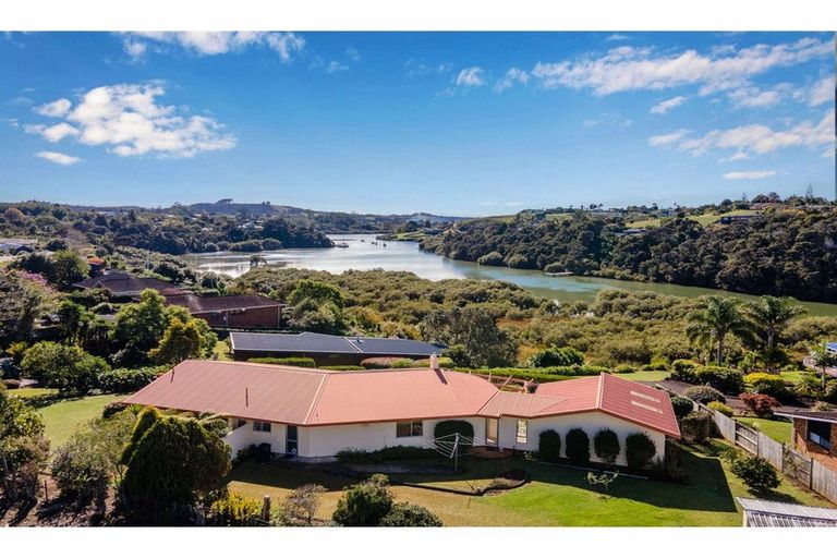 Photo of property in 105 Kemp Road, Kerikeri, 0230