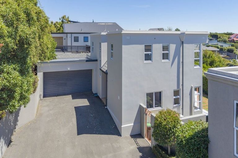 Photo of property in 2/5a Madeley Road, Mount Pleasant, Christchurch, 8081