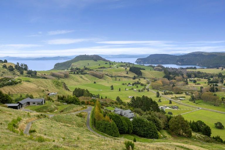 Photo of property in 48 Edge Hill, Acacia Bay, Taupo, 3385