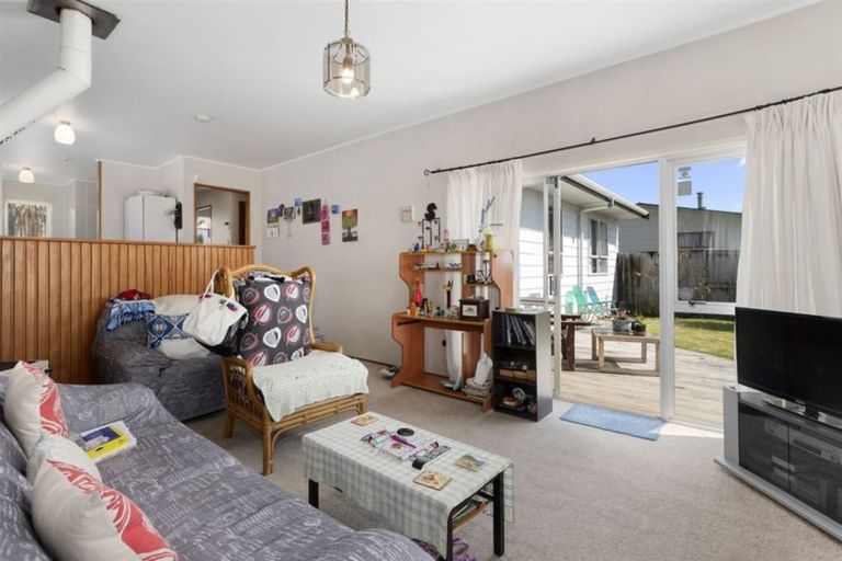 Photo of property in 28 Dingadee Street, Welcome Bay, Tauranga, 3112